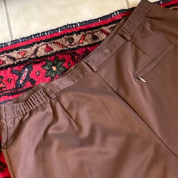 Bette & Court Performance Golf Short - Picture 8 of 10